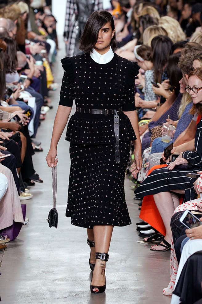 LOOK 49 - BLACK STUDDED CASHMERE PEPLUM DRESS, WHITE POPLIN DICKEY, MINI MONOGRAMME CHAIN BAG