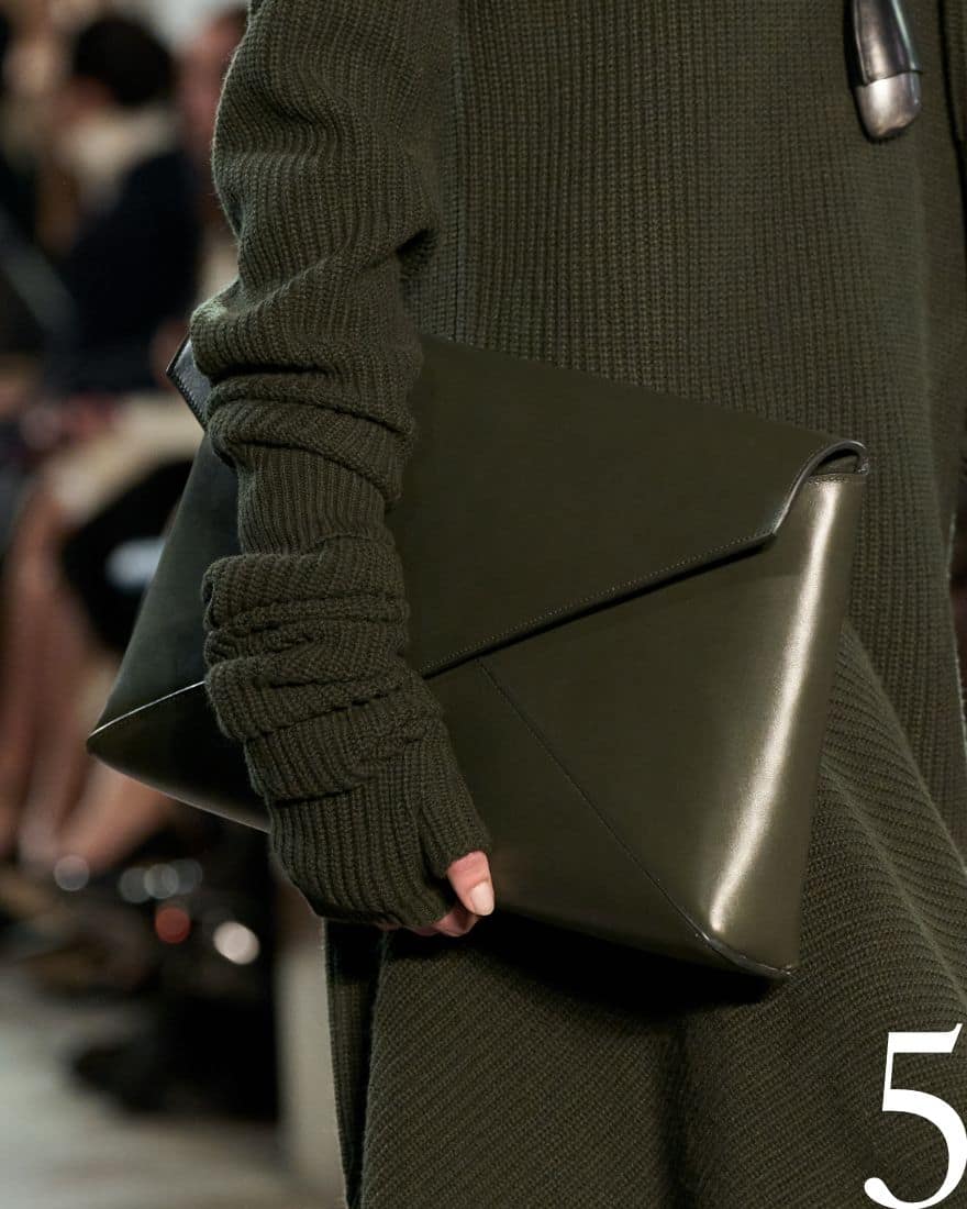 coutures de la pochette jeanne