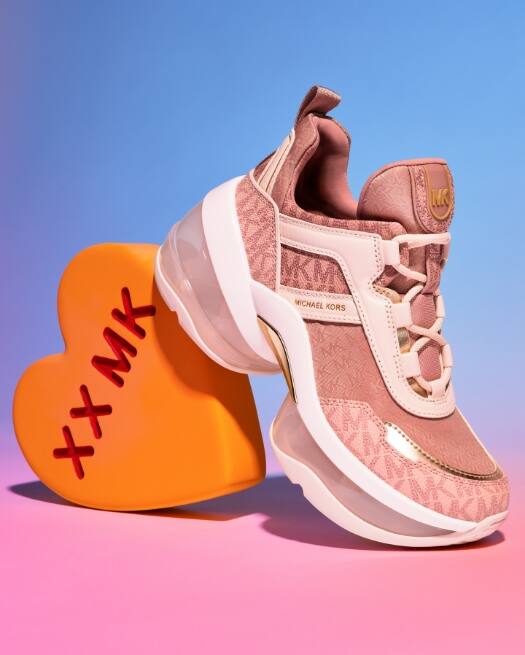 Michael Kors Dames Sneakers Roze scuba logo runner dz | Van den Assem